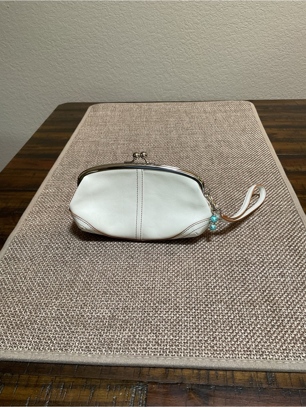 Coach SoHo KissLock Wristlet Clutch - Off White Leather - Charm Included